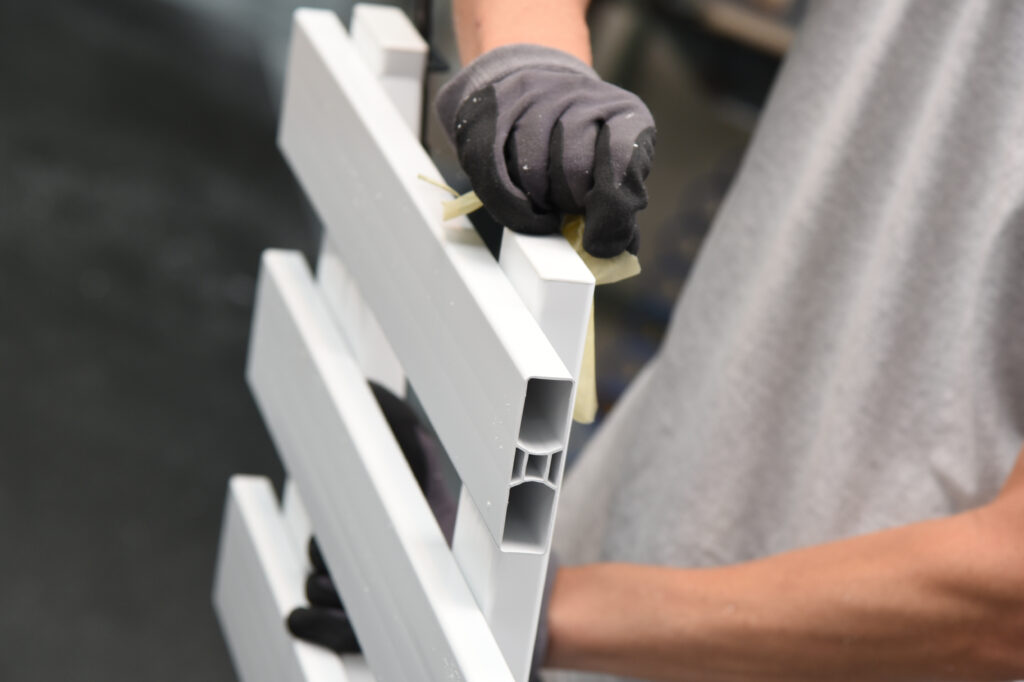 Can You Repair Vinyl Fencing?