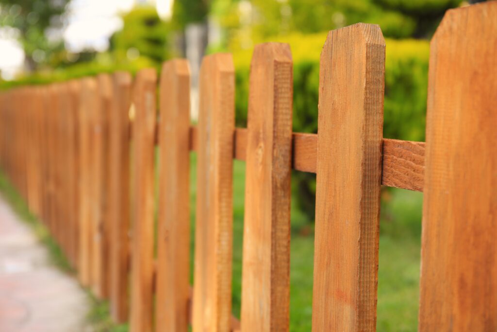 Easy Tips on How to Minimize Wood Fence Maintenance
